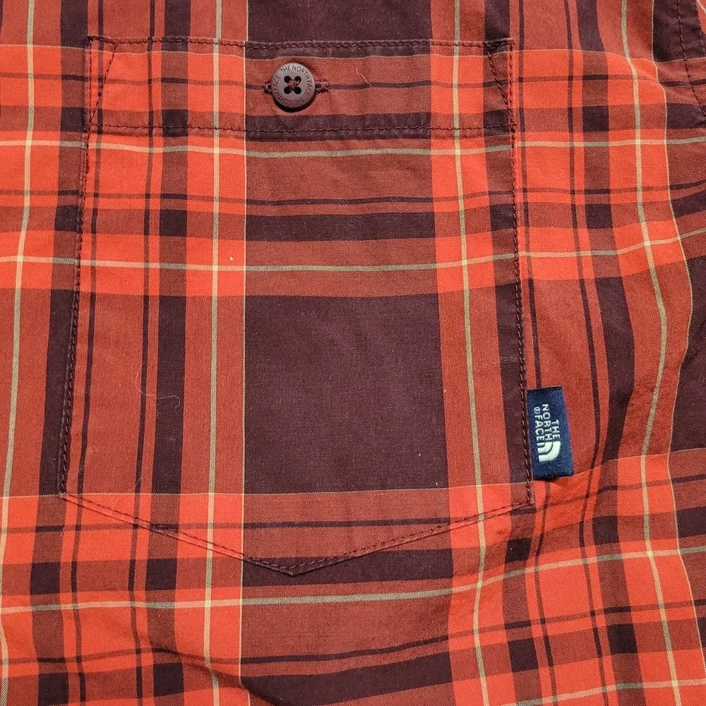 The North Face Shirt Mens XL Red Plaid‎ Button Up Vented Roll Tab Hiking Camping